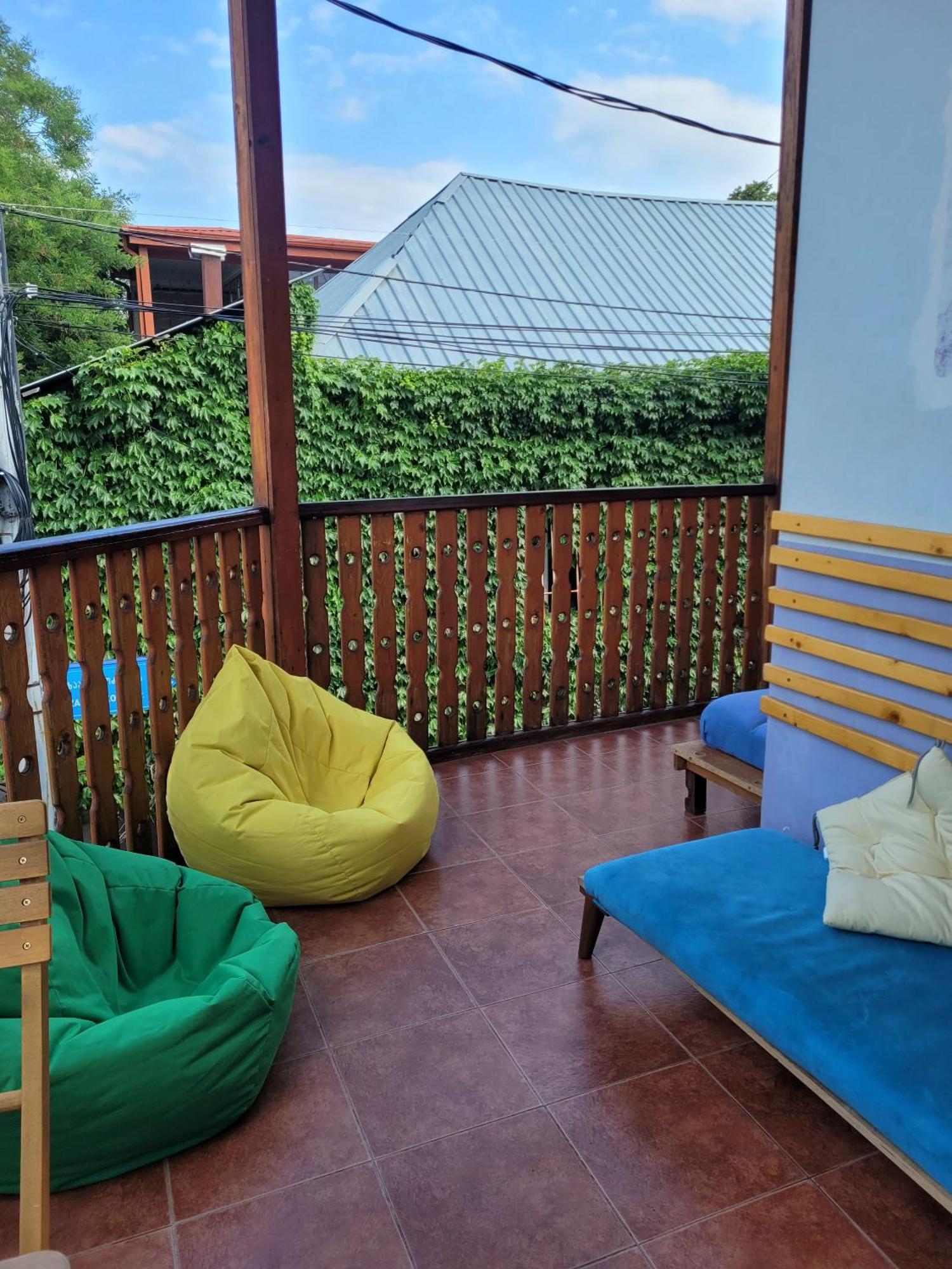 Friends Hostel Tbilisi Exteriör bild